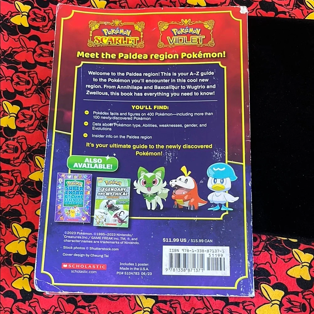 Scholastic Red and Blue Gaming Guide for Video Games & Consoles